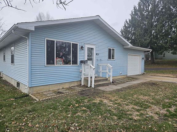 3rd image of 930 Plum St