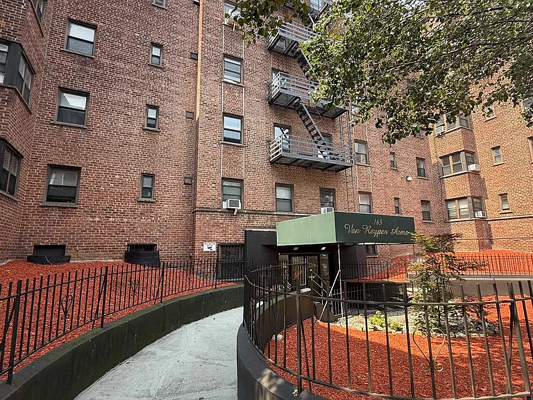 165 Vroom St #2G — Photo 1
