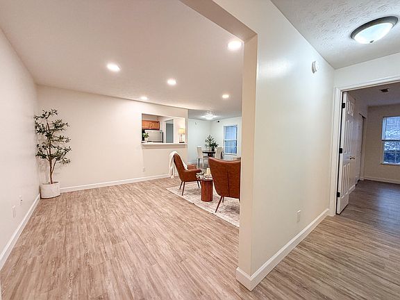 3rd image of 116 Dogwood Dr