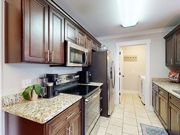 3rd image of 115 Shanna Ln