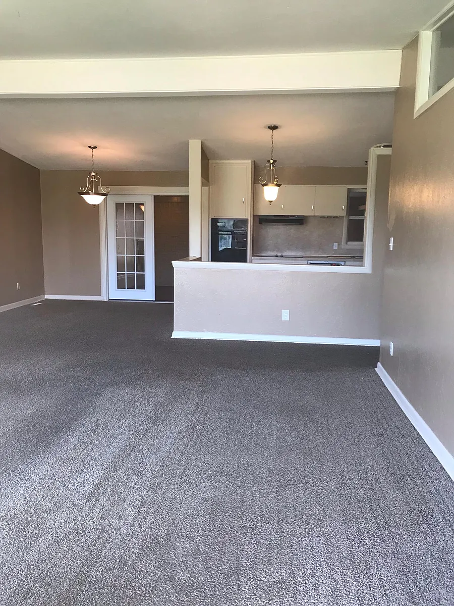 Building Photo - 2637 Chaucer Dr