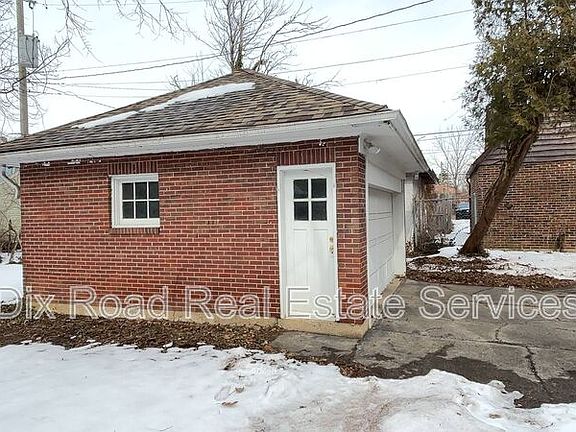 4th image of 15 Vassar Dr