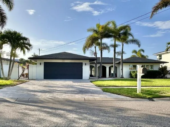 320 Palm Is NE, Clearwater Beach, FL 33767