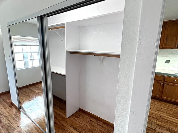 4th image of 5100 Romaine St #965