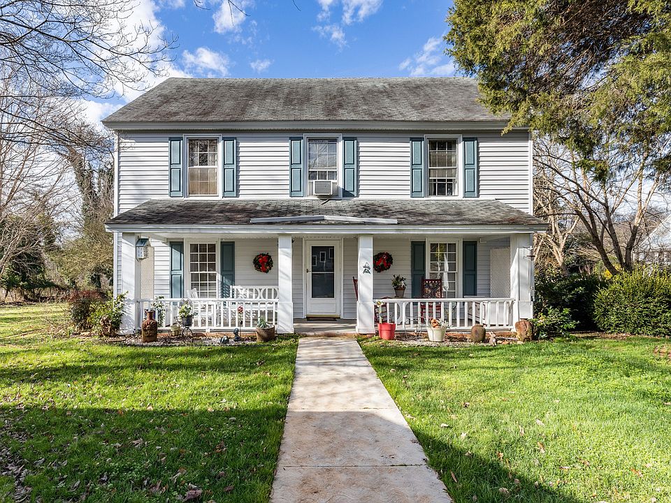 1st image of 307 Knight St
