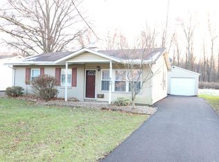 935 Donmar Ln, Youngstown, OH 44511