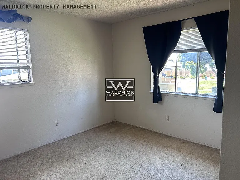 1845 Cherokee Dr #3 — Photo 4