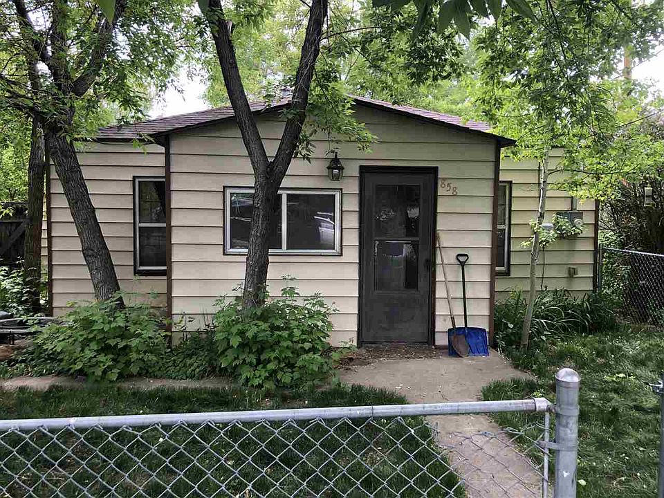 1st image of 858 Hodgeman St