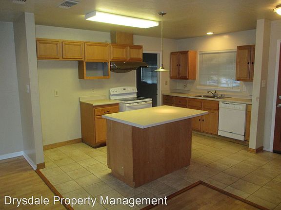 2nd image of 7109 Thomas Dr
