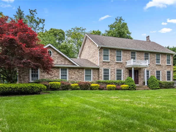 10 Fairway Drive, Port Jefferson, NY 11777