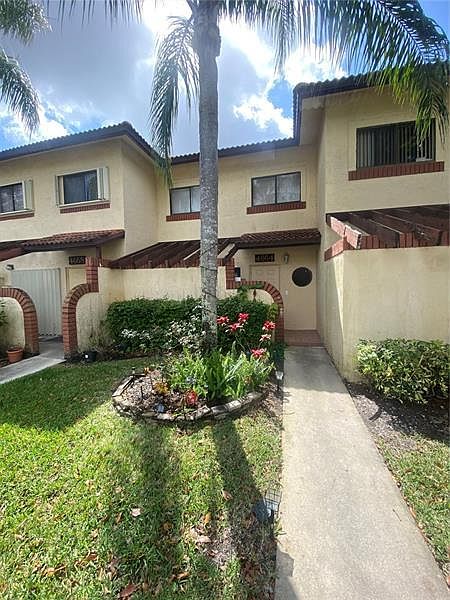1st image of 4664 NW 90th Ave