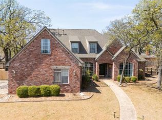 2300 Foxwood Cir, Edmond, OK 73034