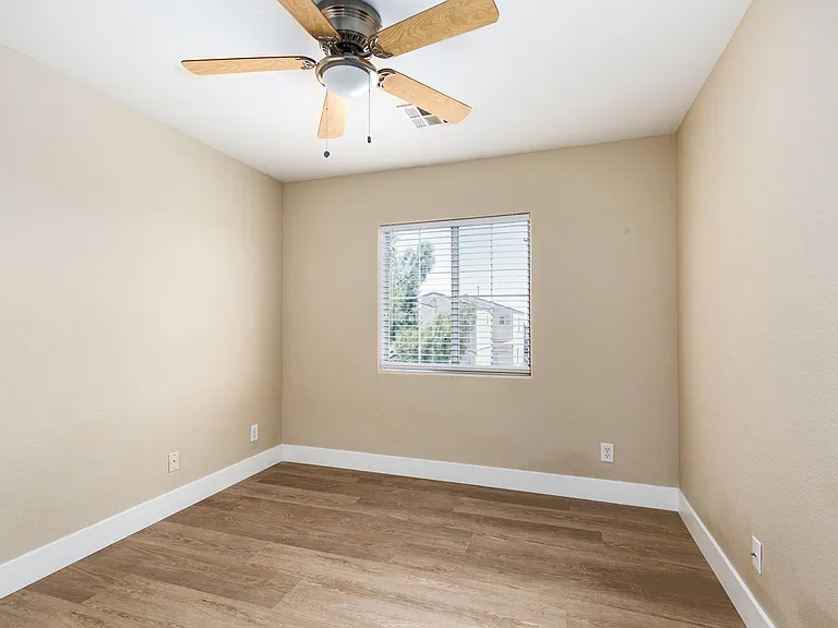 8723 Evan Lilas St — Photo 27