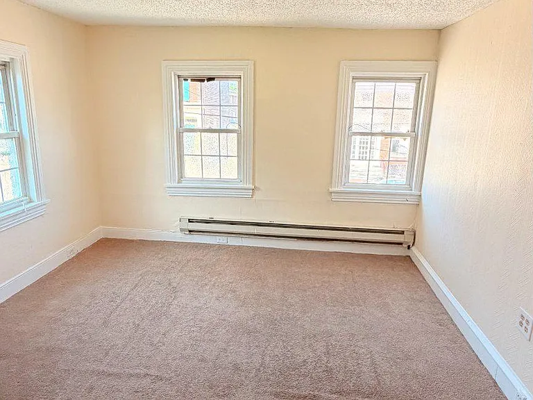 84 Market St — Photo 22