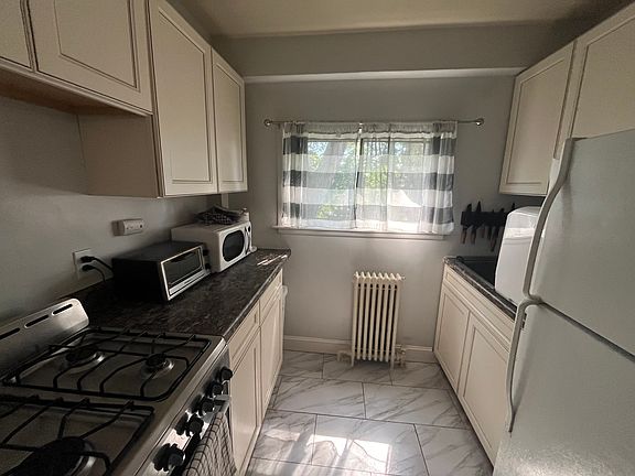 5th image of 538 Myrtle Ave #4