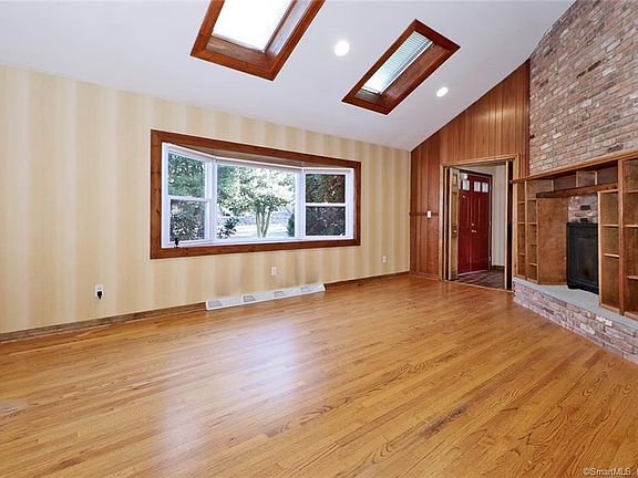 5th image of 239 Judd Rd