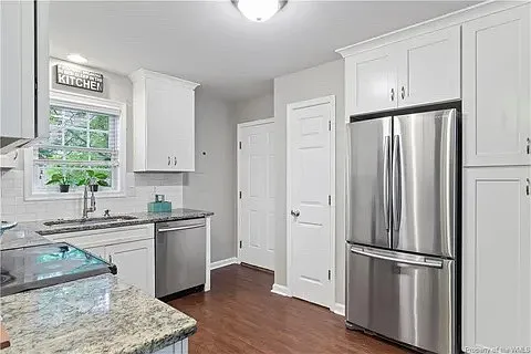 6195 Richmond Rd — Photo 11