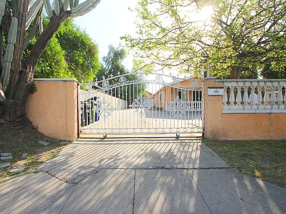 2nd image of 6844 Bellaire Ave