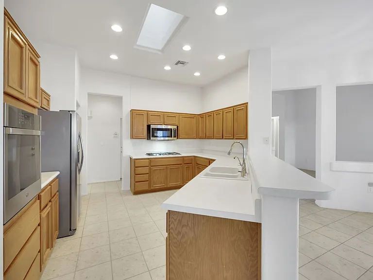 10817 Windledge Ave — Photo 7