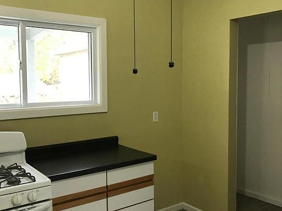 5th image of 716 12th St NW