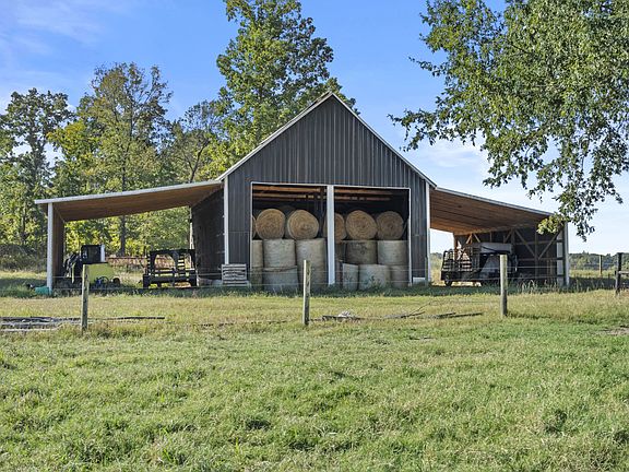 4th image of 555 Williams Rd