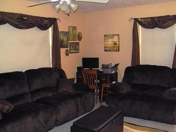 4th image of 302 W William Ave