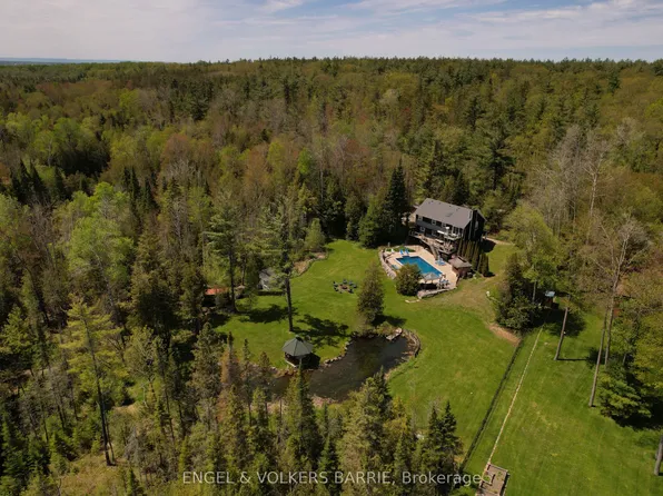 1441 Hendrie Rd, Springwater, ON L9X 0Y9