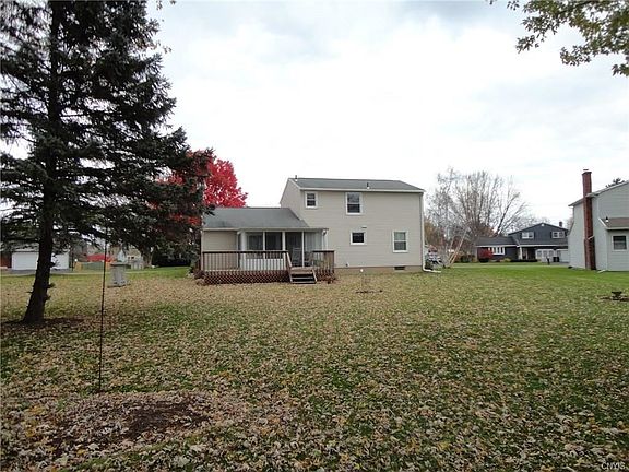 3rd image of 5480 Topsfield Ln