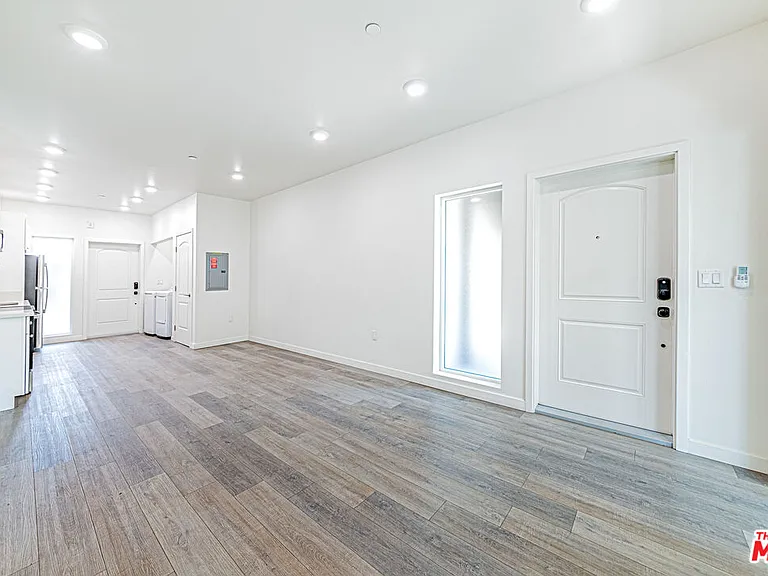 5912 Satsuma Ave — Photo 6