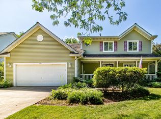 1155 Silo Hill Dr, Grayslake, IL 60030