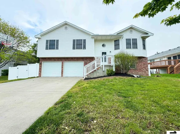 2930 Whitlock Rd, Lincoln, NE 68516