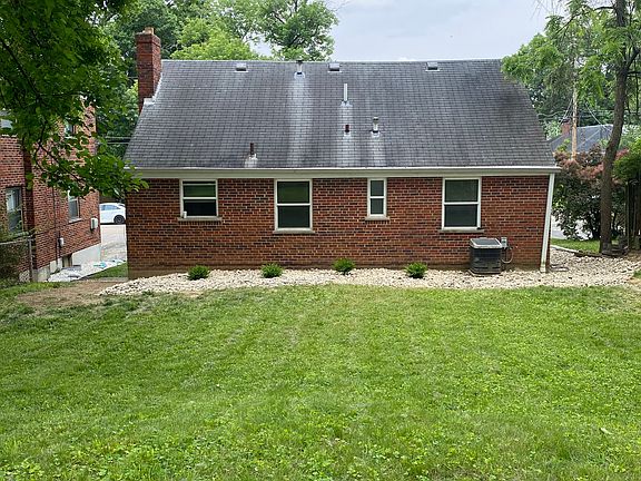 3rd image of 2301 Townhill Dr
