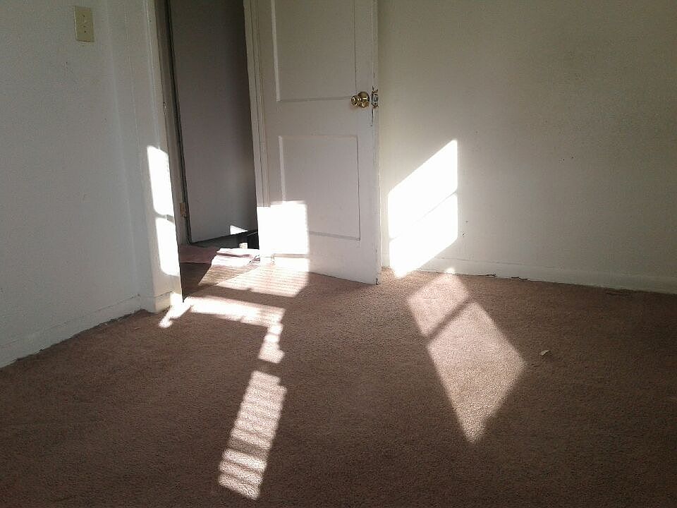 2nd image of 2403 E Graham Ave