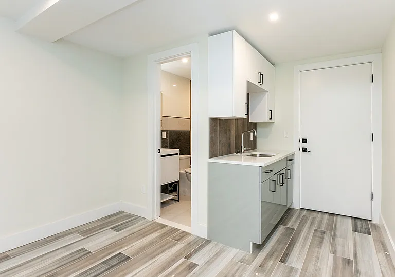 1060 Halsey St #S — Photo 3
