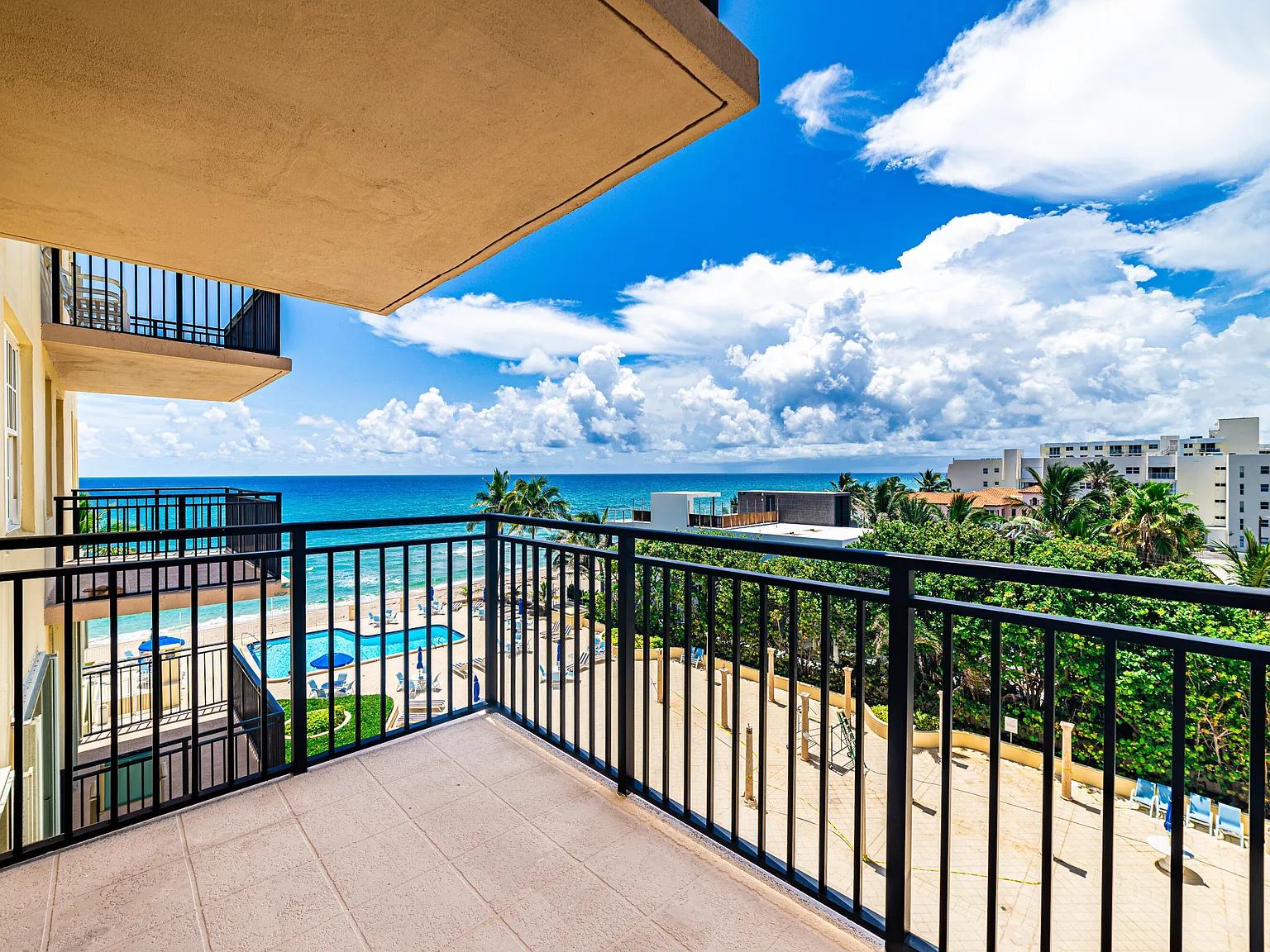 2 bed, 2.0 bath, 1395 sqft, $9,000 — Photo 3