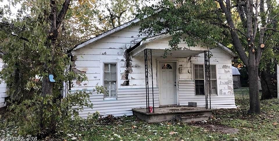 2nd image of 708 Arnold St