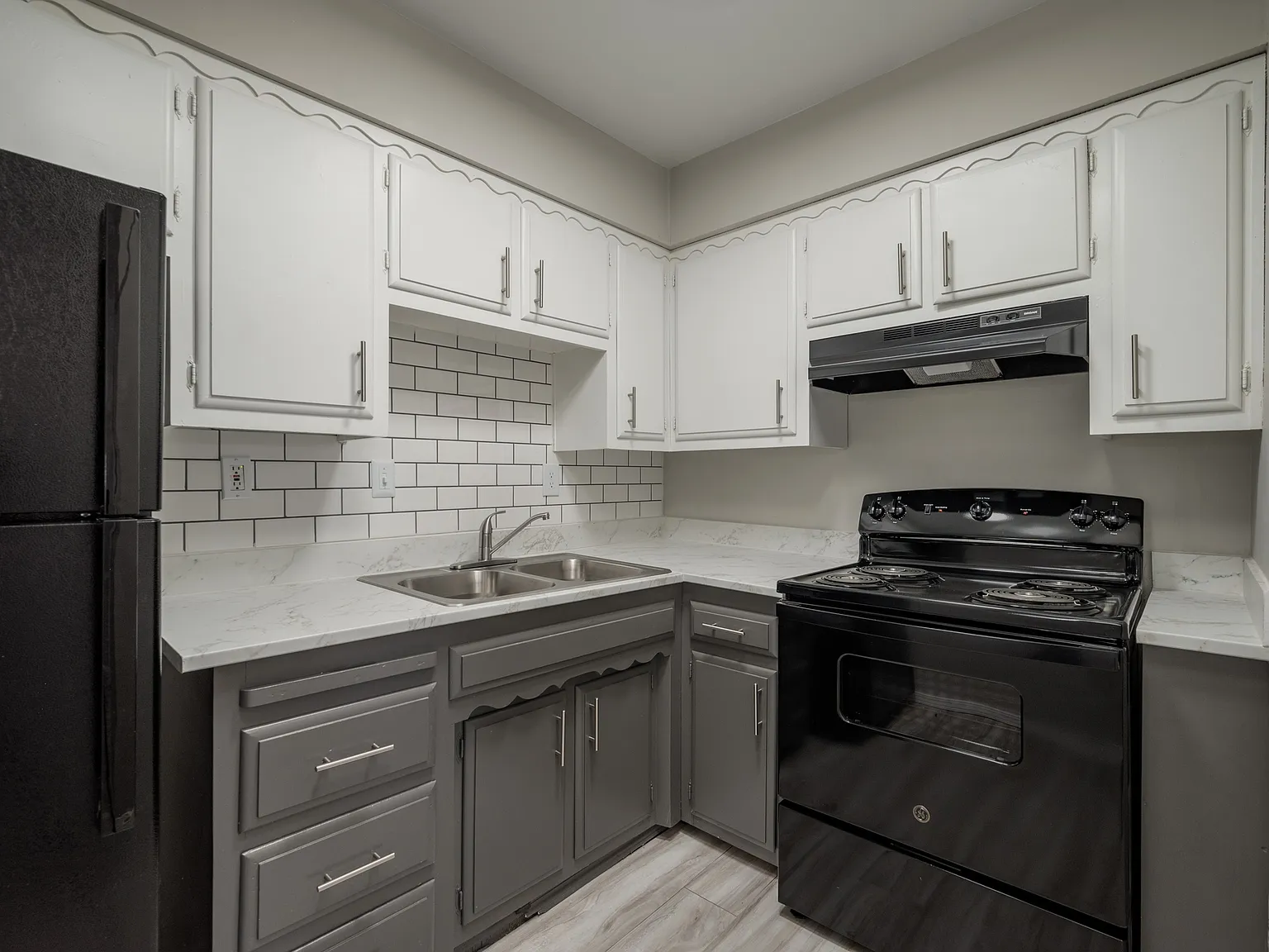 Pine Lane Apartments — Photo 3