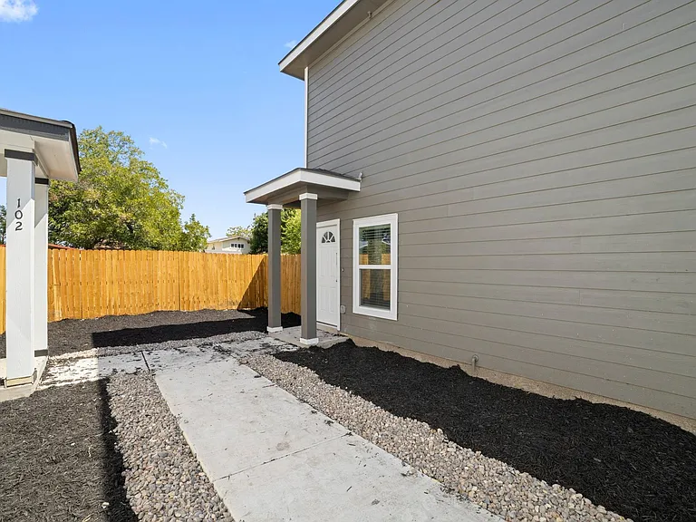 7226 Briar Pl — Photo 11