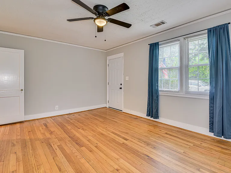 2066 Greene St — Photo 16