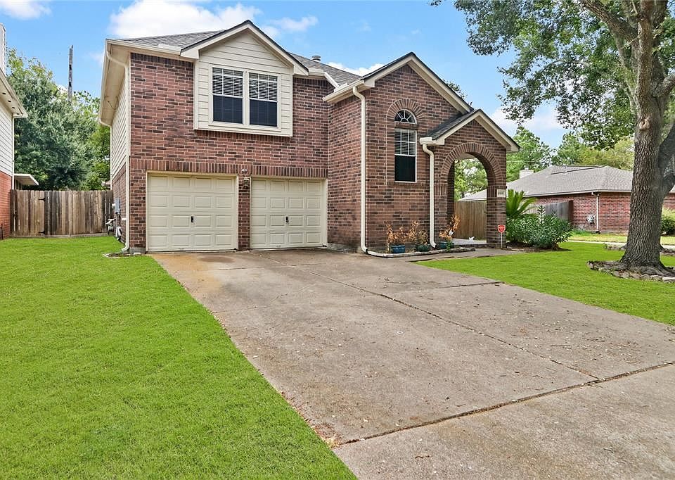 1st image of 10806 Glenora Dr