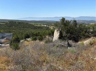 66 Rocky Knoll Rd, Hemet, CA 92544