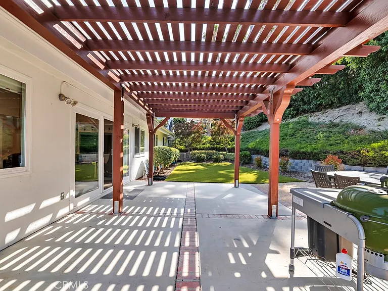 20509 Rhoda St — Photo 13