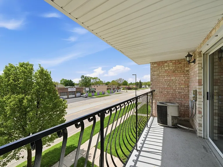 5940 W 87th St #301 — Photo 15