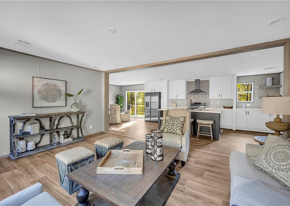 1st image of 946 Essic Rd