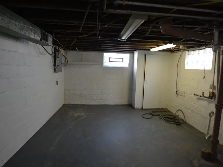 567 N Beville Ave — Photo 9