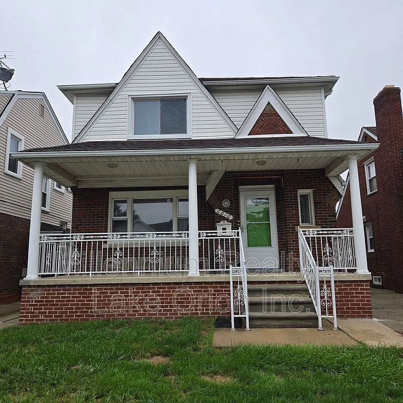 4 bed, 2.5 bath, 1550 sqft, $1,995 — Photo 1