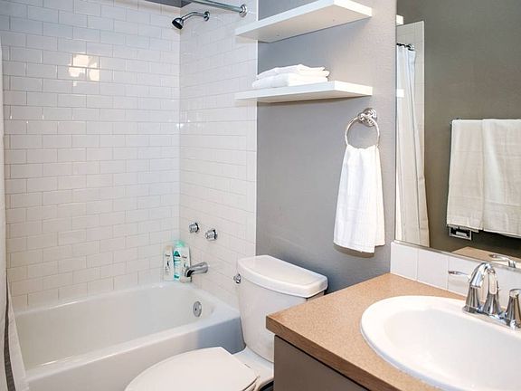 4th image of 1420 Belmont Ave APT 253