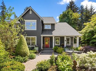 11094 Fairmont Ln NE, Bainbridge Island, WA 98110