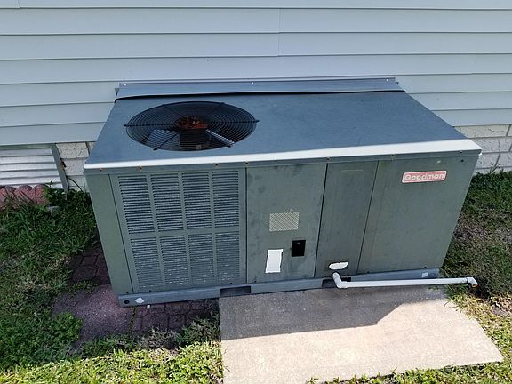 4th image of 940 Wren Cir