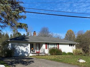 13660 Carlton St, Burton, OH 44021